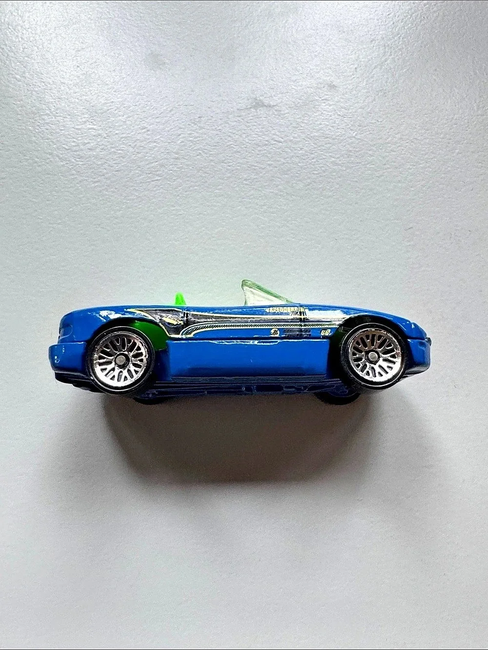 1990 Matchbox Mazda MX-5 Miata Blue & Green Die-Cast Toy Car